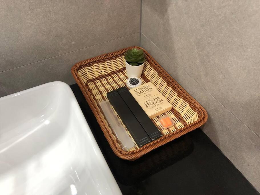 Apartment 1 Bedroom Condo,3 Minutes To The *