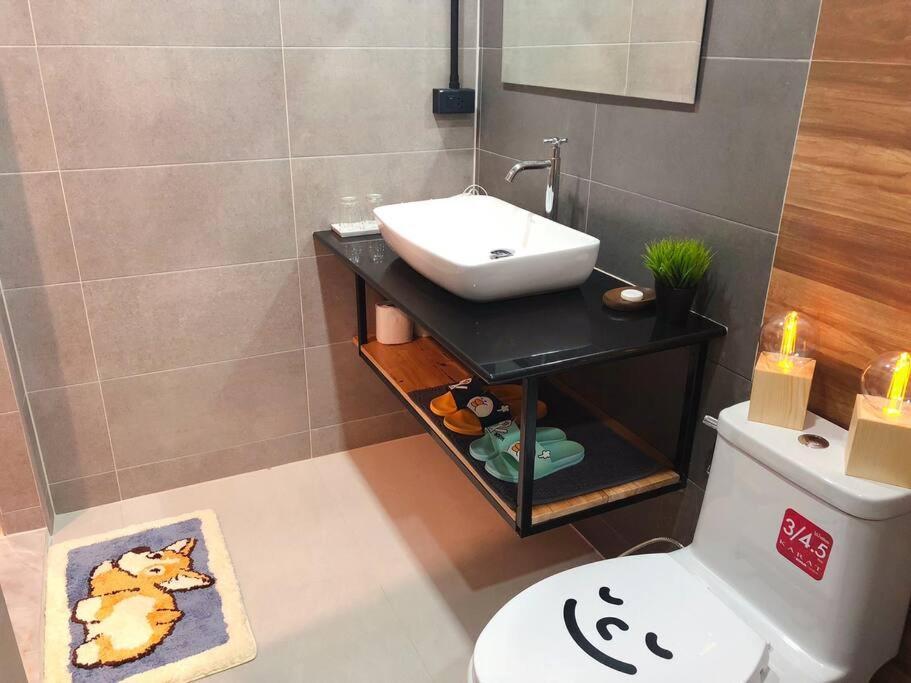 1 Bedroom Condo,3 Minutes To The