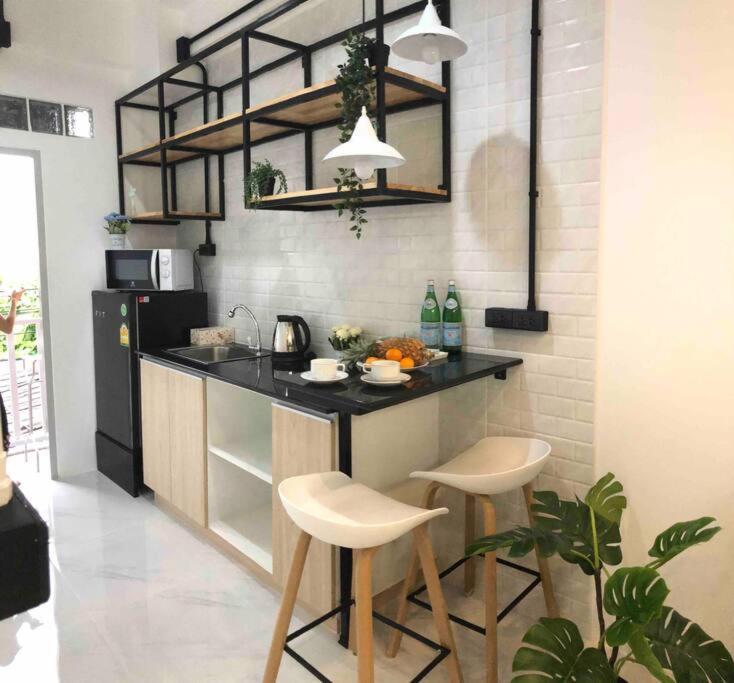 1 Bedroom Condo,3 Minutes To The Apartment