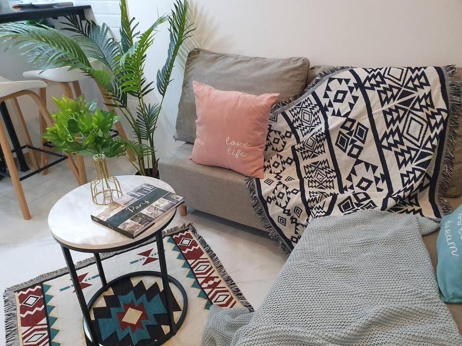 1 Bedroom Condo,3 Minutes To The Appartamento